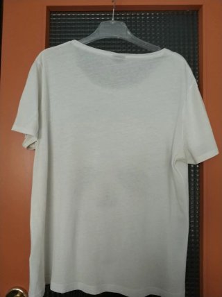 Camiseta H&M Calavera Flores