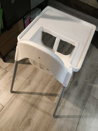 Trona Ikea con bandeja