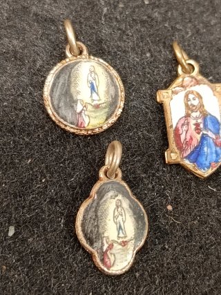 Lote 5 medallas religiosas antiguas