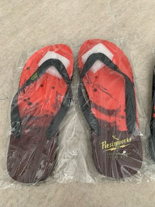 Chanclas Lost Talla 42 Precio por unidad.