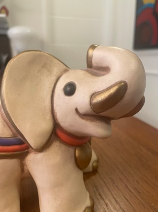 Elefante Thun in ceramica beige e oro