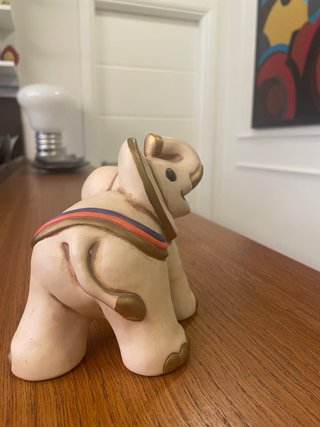 Elefante Thun in ceramica beige e oro