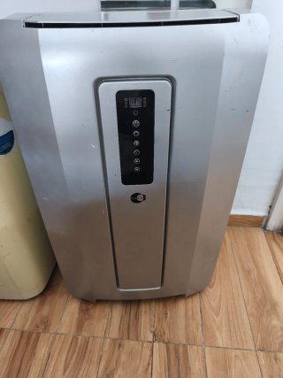 Pingüino Aire Acondicionado DeLonghi Beige