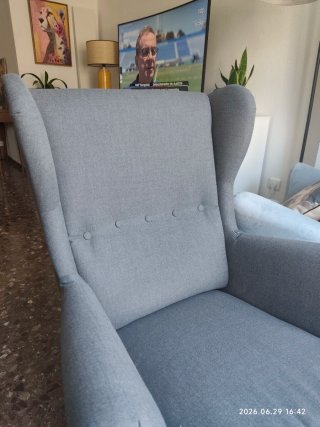 Sillón orejero IKEA Strandmon gris