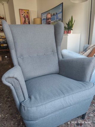 Sillón orejero IKEA Strandmon gris