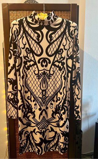 Vestido barroco negro y crudo efecto terciopelo