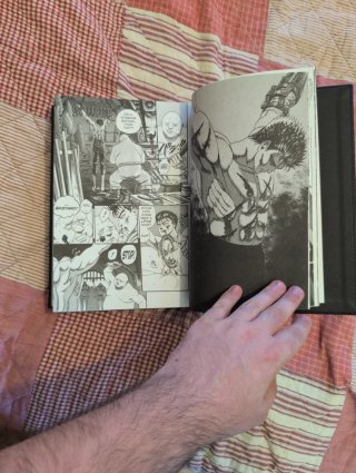 Berserk Deluxe Volume 1