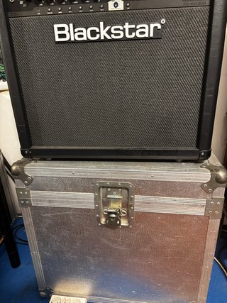 Amplificador Blackstar ID60 TVP con Flight Case