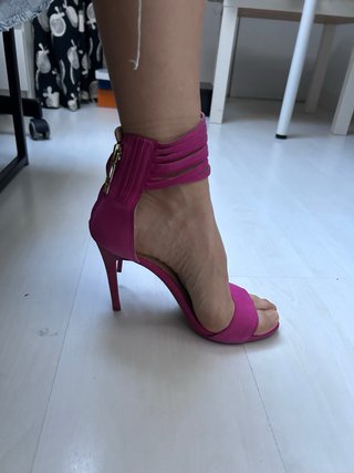 Sandalias de tacón rosa para fiesta
