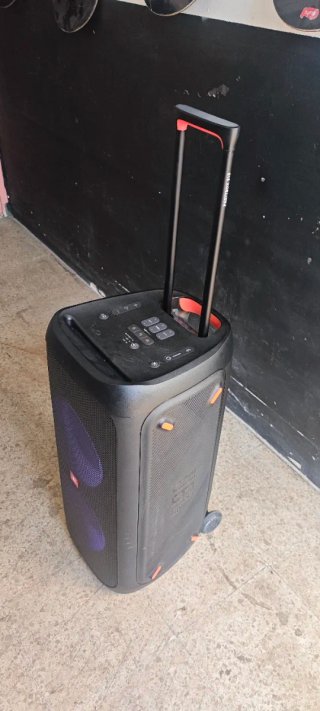 *ALQUILER* JBL Party Box 310