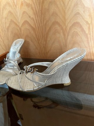 Sandalias de cuña plateadas