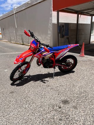 Beta 125cc 2t Enduro/Motocross Moto Roja y Azul