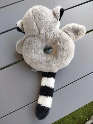 Doudou y sonajero lemur