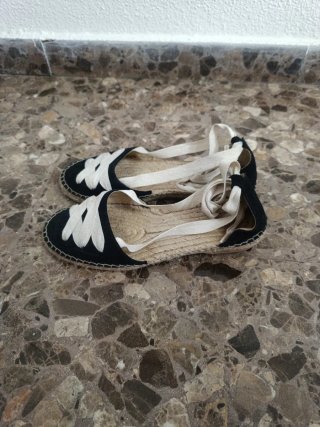 Espardeñas negras con cordones