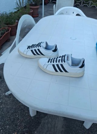 Zapatillas Adidas Blancas y Negras