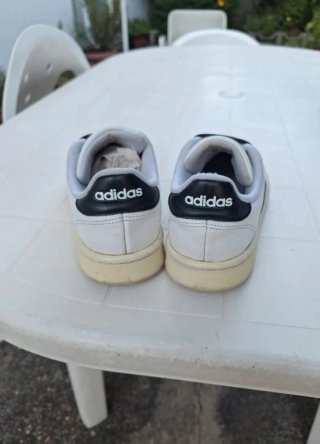 Zapatillas Adidas Blancas y Negras