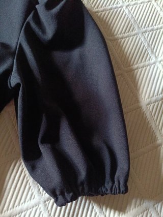 Vestido negro fiesta manga abullonada