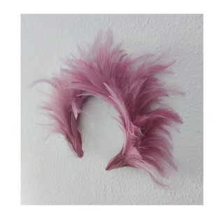 Diadema de plumas rosa