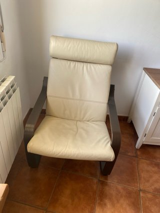 Butaca Ikea cuero y madera