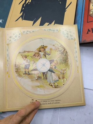 Libros de arte y cuentos especiales 15€ unidad