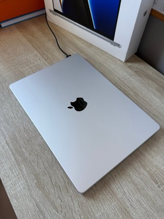 MacBook Pro M1 Pro 16GB/512GB Plata