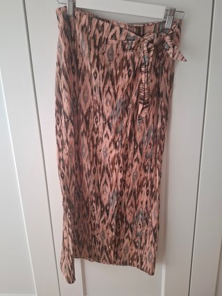 Falda midi pareo estampado