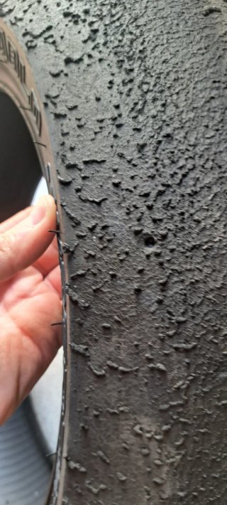 Neumático 200/65R17 Pirelli superbike sc0