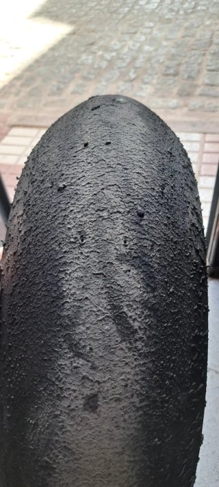 Neumático 200/65R17 Pirelli superbike sc0