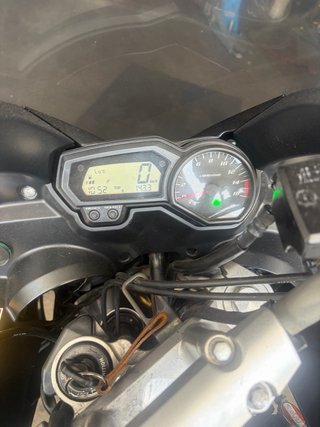 Yamaha sportbike negra