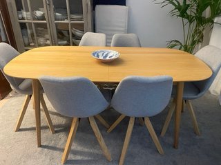 Mesa comedor madera clara extensible