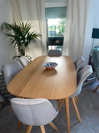 Mesa comedor madera clara extensible
