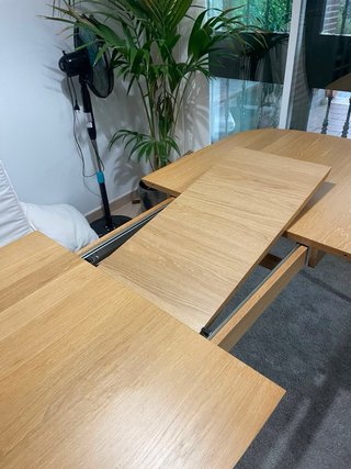 Mesa comedor madera clara extensible
