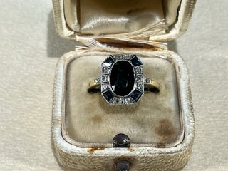 Anillo Art Déco de oro 18K con zafiros y diamantes
