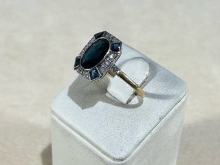 Anillo Art Déco de oro 18K con zafiros y diamantes