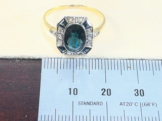 Anillo Art Déco de oro 18K con zafiros y diamantes