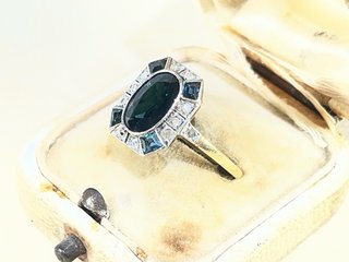 Anillo Art Déco de oro 18K con zafiros y diamantes