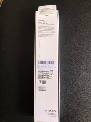 Caja Galaxy Watch 4 como nueva