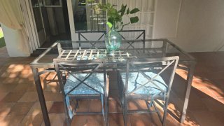 Mesa de terraza y 4 sillas