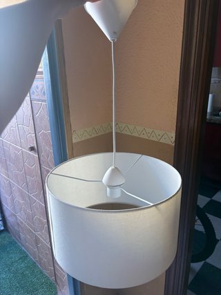 Lámpara de tela blanca colgante