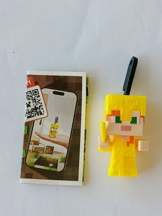 Figura Kinder Joy Minecraft Alex