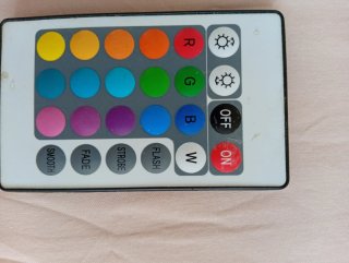 Cama con cabecero LED y colchón