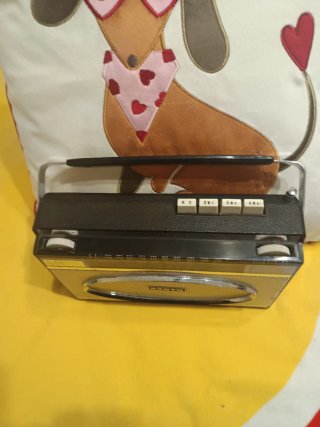 Radio Transistor Sanyo Plateado
