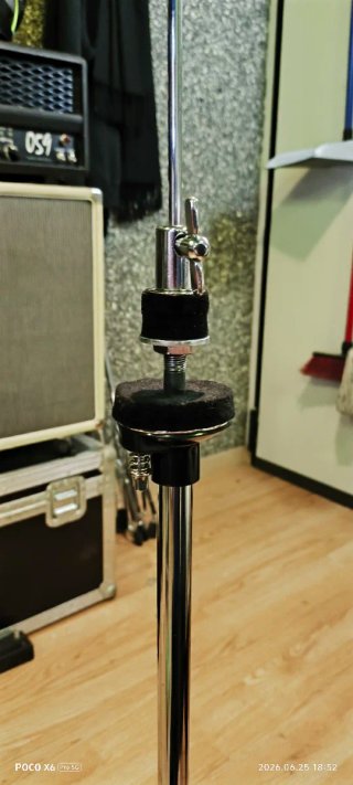 Pie de charles / Hi-hat