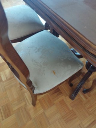 Mesa de comedor y 6 sillas de madera