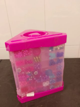 Caja grande para abalorios multicolor. Sin usar