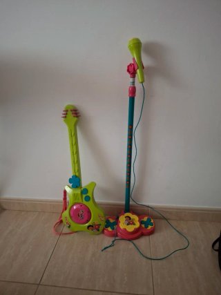 Guitarra y microfono Dora la explordora