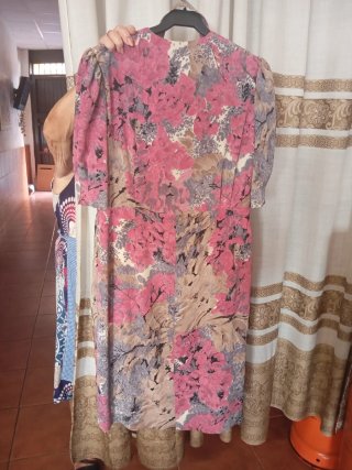 Elegante vestido estampado mujer