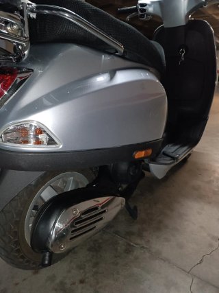 Vespa LX 50 Plata - Moto Scooter Automática