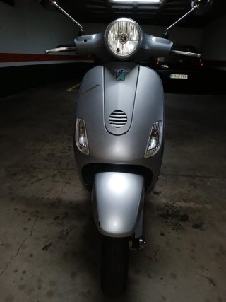 Vespa LX 50 Plata - Moto Scooter Automática