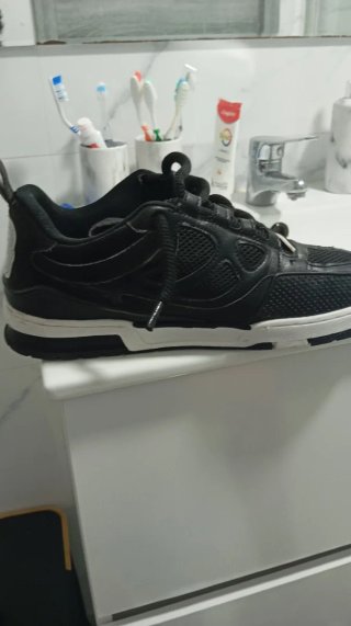 Zapatos Louis Vuitton Negros y Blancos